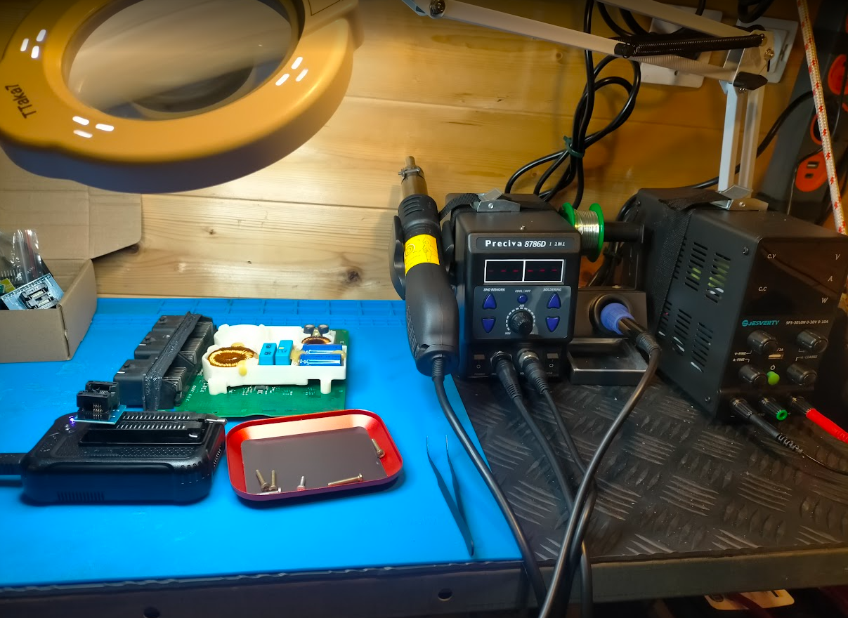 Alimentation stabilisée utilisée pour reprogrammation moteur à Savonnières